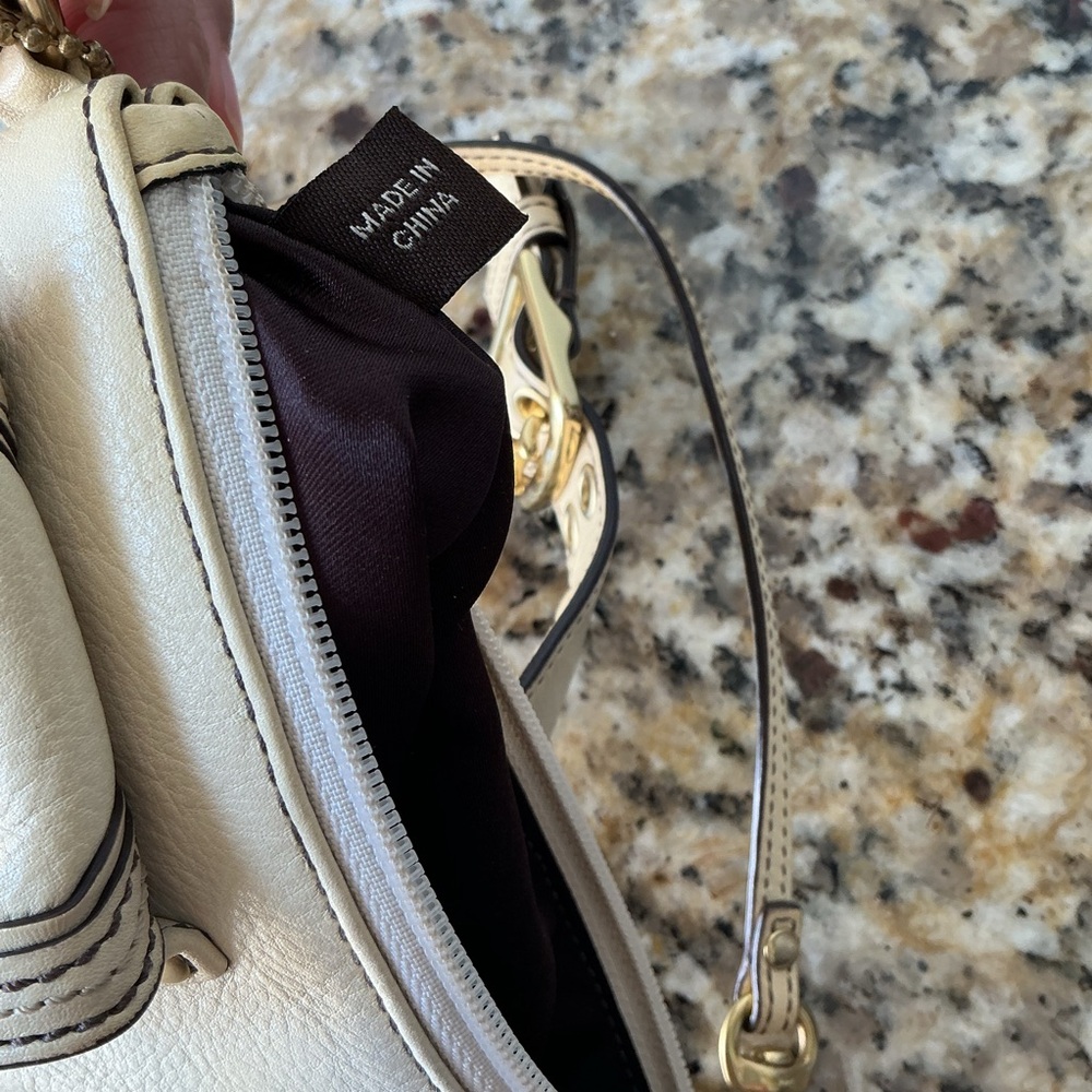 Coach Vintage Legacy Double Turn Lock & Buckle Leather Wristlet - Picture 4 of 5